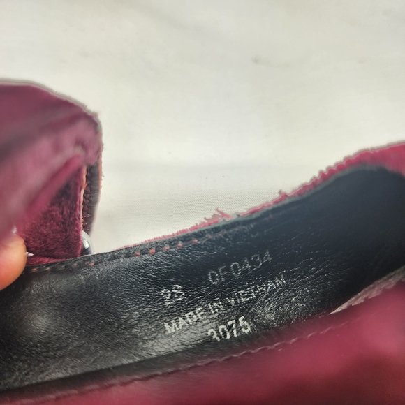 Prada Burgandy Suede Pointed Toe Pumps  Prada Size 38.5 US 8.5 made in Italy! - Picture 3 of 10